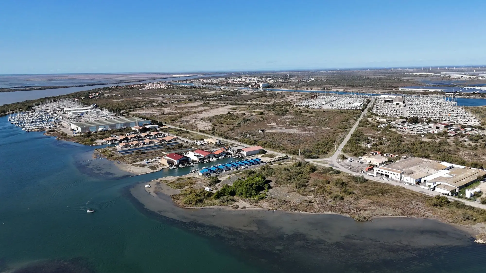 Vue aérienne de Port-Saint-Louis-du-Rhône, zone d'implantation de CamargAqua